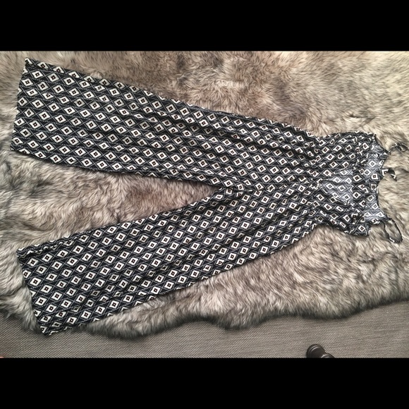 NWOT: Hollister Jumpsuit - Picture 2 of 6